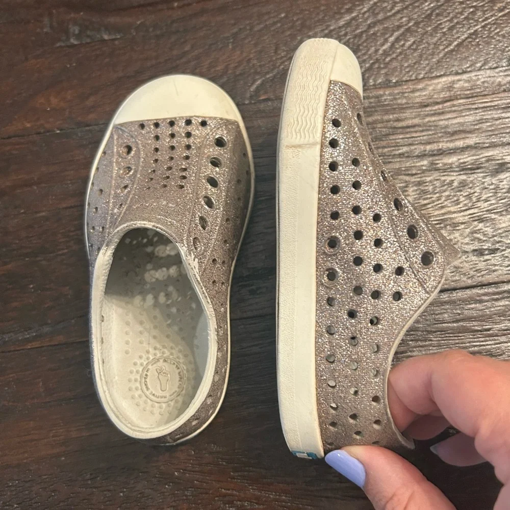 Native Kids Water Shoes in Sparkly Metal Bling/ Shell White